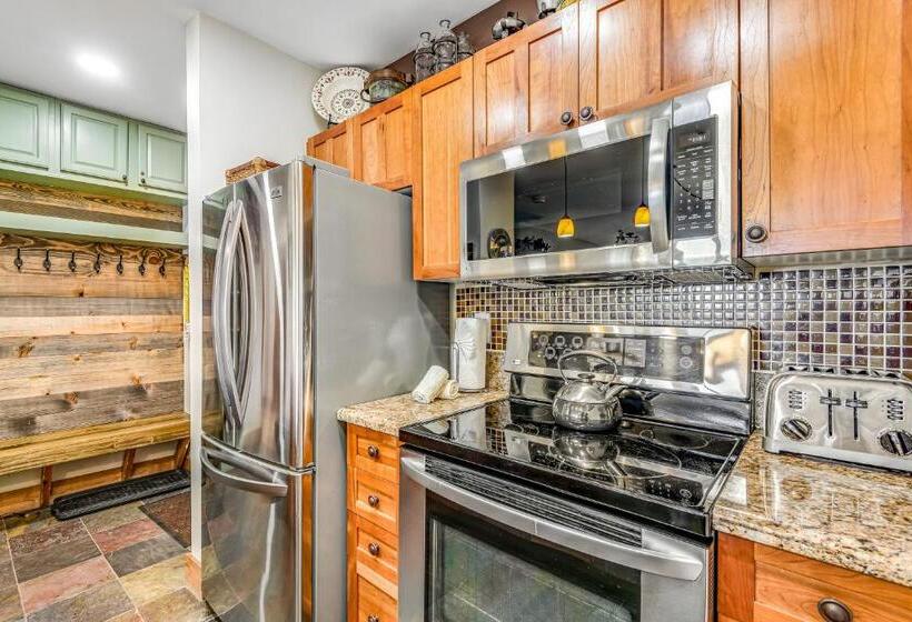 Апартаменты 2 Спальни, Red Hawk 2276