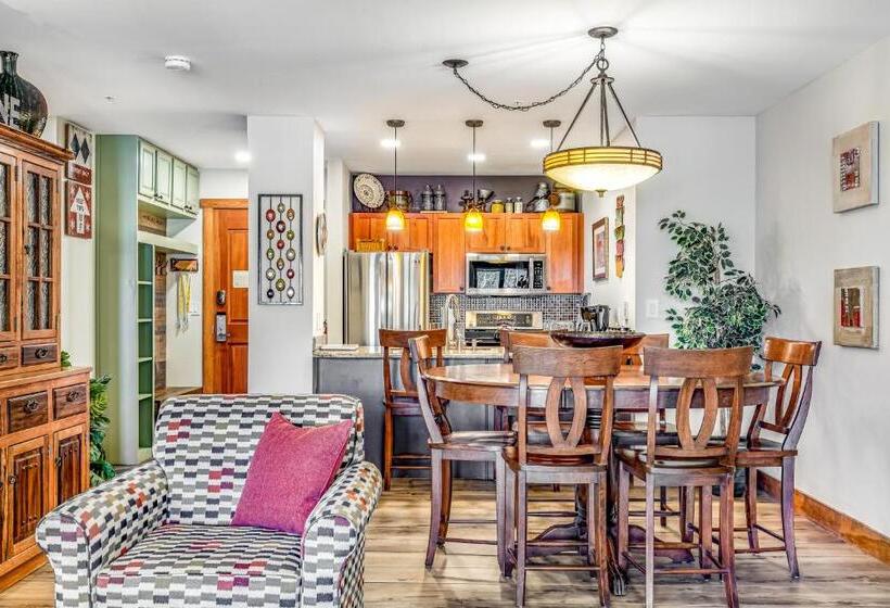 Апартаменты 2 Спальни, Red Hawk 2276