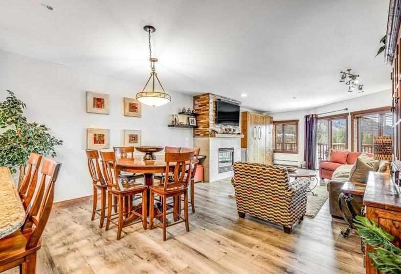 Апартаменты 2 Спальни, Red Hawk 2276