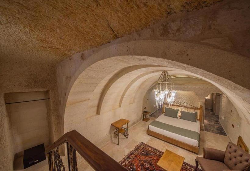 سوییت سوپریور, Ares Cave Suites