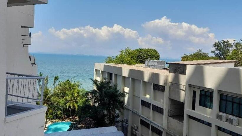 キングサイズベッドのデラックススイート, Paradise By The Sea In Penang By Veron At Rainbow Paradise