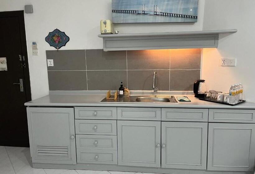 חדר דלוקס עם מיטת קינג, Paradise By The Sea In Penang By Veron At Rainbow Paradise