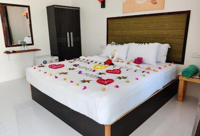 اتاق لوکس, Resten View