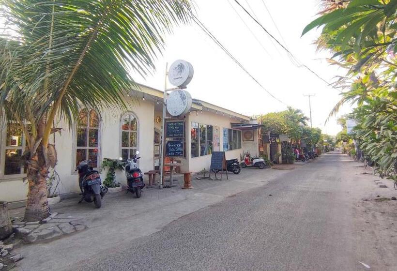 غرفة قياسية مزوَّدة بشُرفة, Risna Homestay