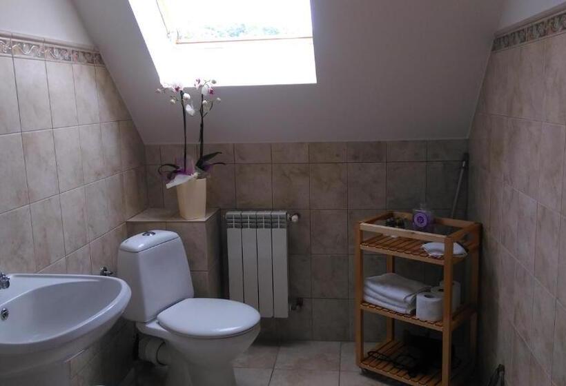 スタンダードトリプルルーム, Agroturystyka Józefówka Tyrawa Solna