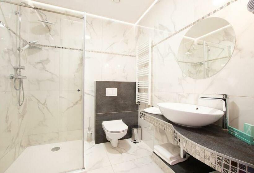 Номер Deluxe с Балконом, Jeleń Resort&spa