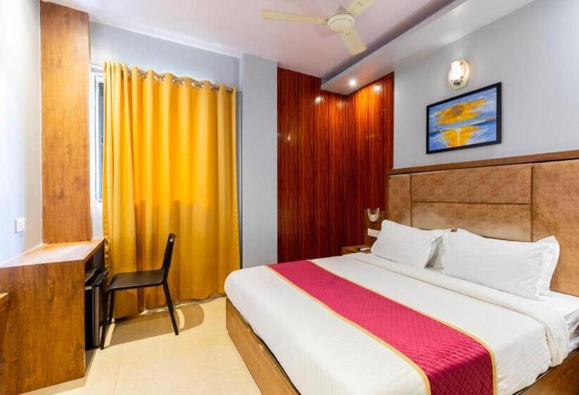 스탠다드 룸, Lotus Grand Hotel Mumbai