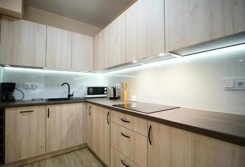 1階の1ベッドルームアパートメント, Apartamenty Everysky Słowackiego 5a B