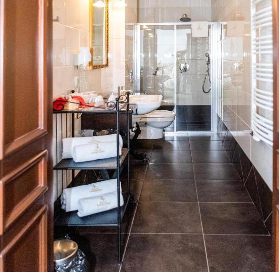 جناح سوبيريور, Pałac Godętowo