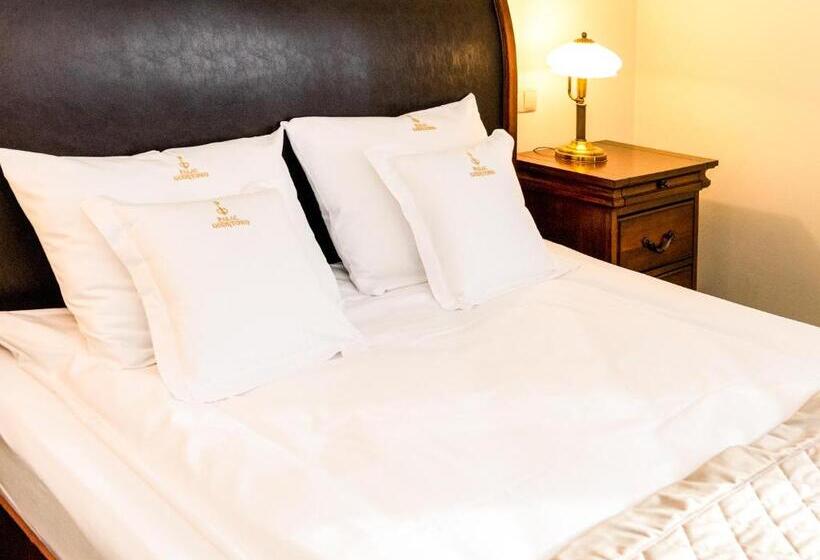 جناح سوبيريور, Pałac Godętowo