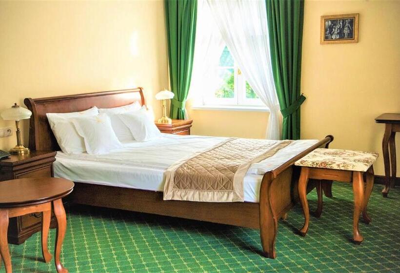 إستوديو سوبيريور, Pałac Godętowo