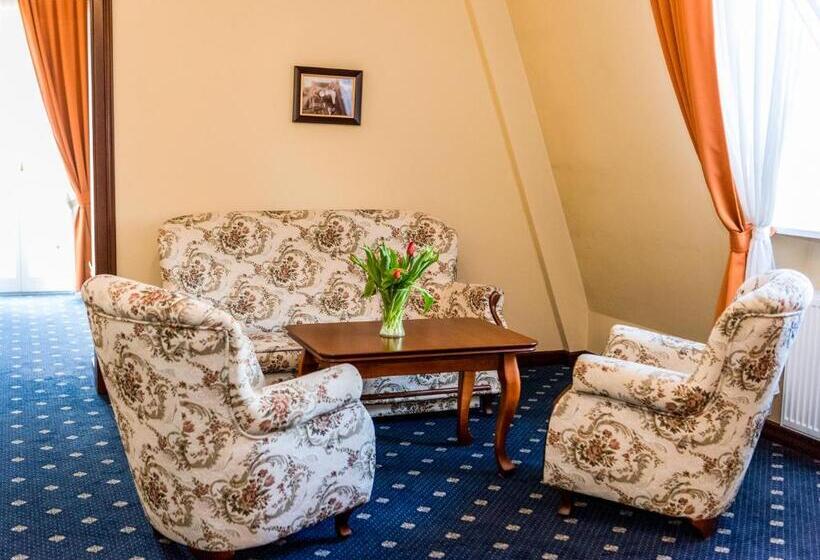 شقة ديلوكس غرفة واحدة, Pałac Godętowo