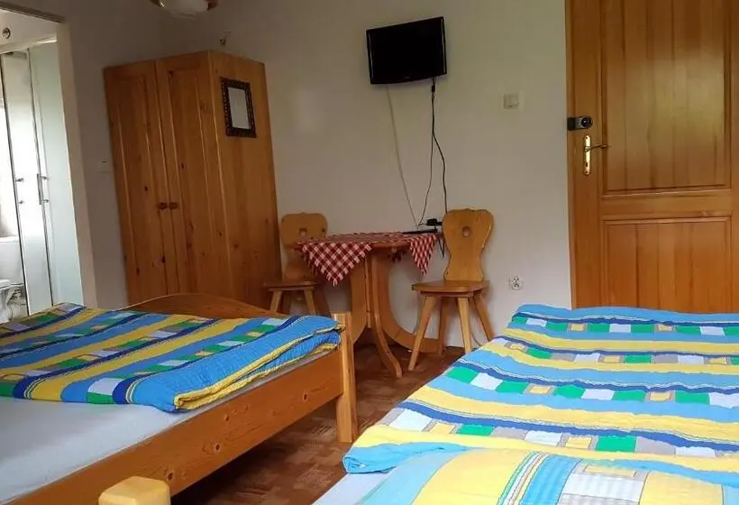 スタンダード４人部屋, Gospodarstwo Agroturystyczne Dolina Zachwytu