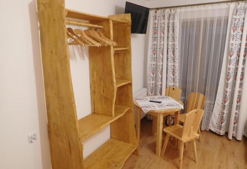 标准三人间, U Marii & Mariana