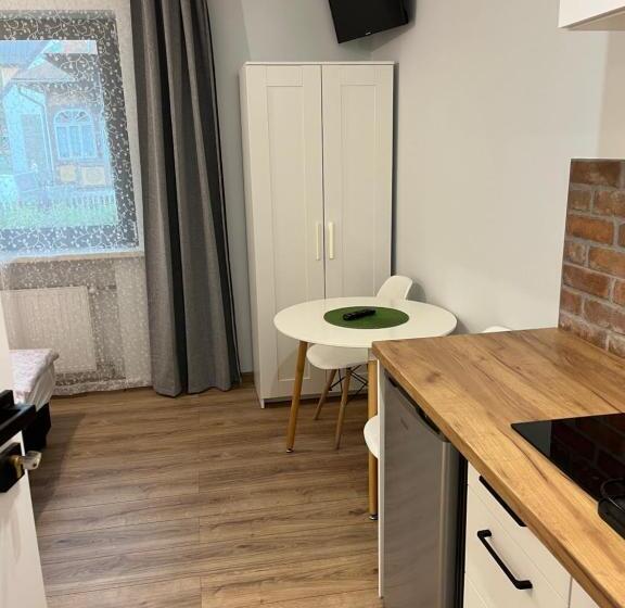 اتاق لوکس, Dwunastka