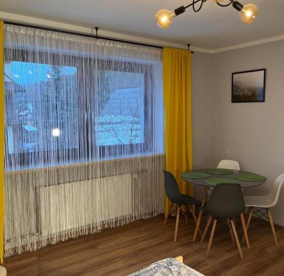 Economy Triple Room, Dwunastka