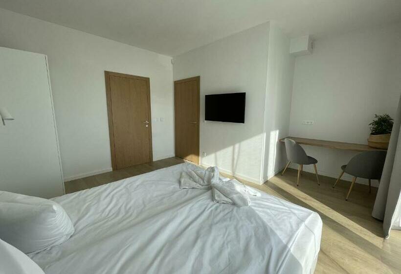 Quarto Deluxe, Między Wodami