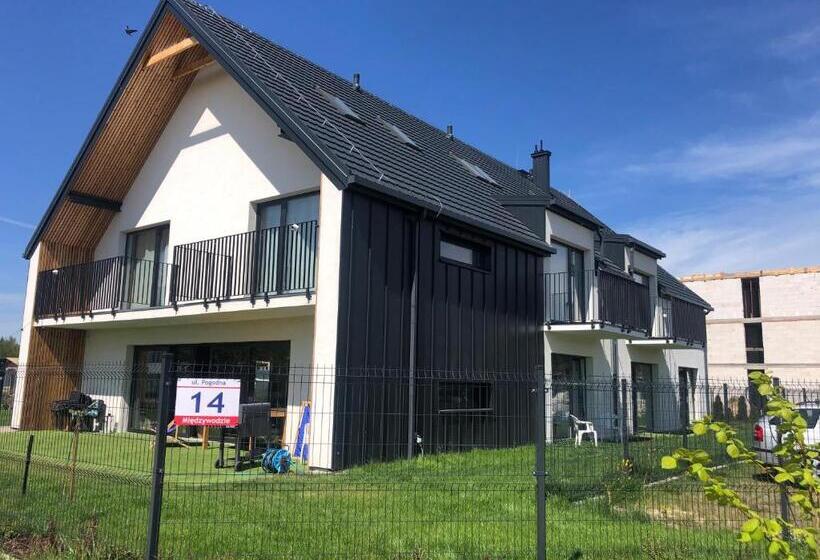 חדר דלוקס, Między Wodami