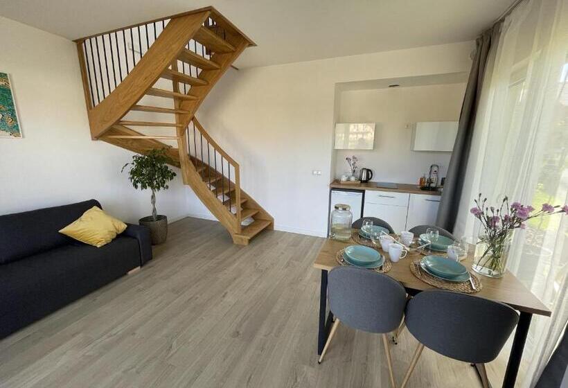 דירת חדר, Między Wodami