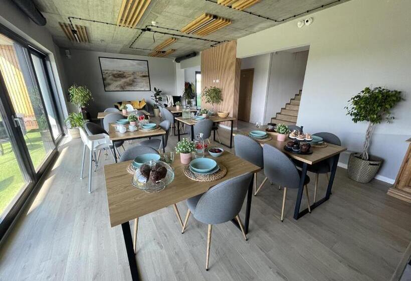 חדר דלוקס לארבעה, Między Wodami