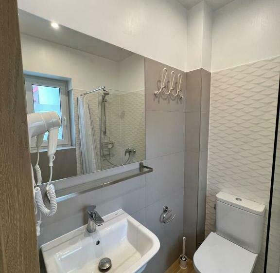 اتاق استاندارد سه نفره, Przycumuj Tu