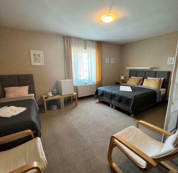 اتاق استاندارد سه نفره, Przycumuj Tu