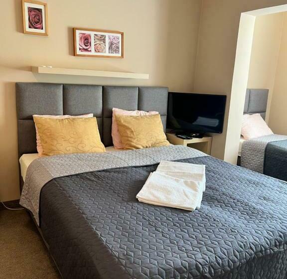 اتاق استاندارد سه نفره, Przycumuj Tu