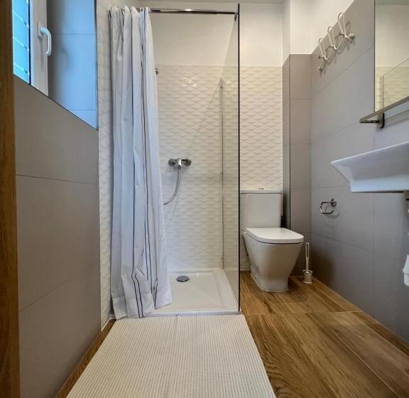 اتاق استاندارد سه نفره, Przycumuj Tu