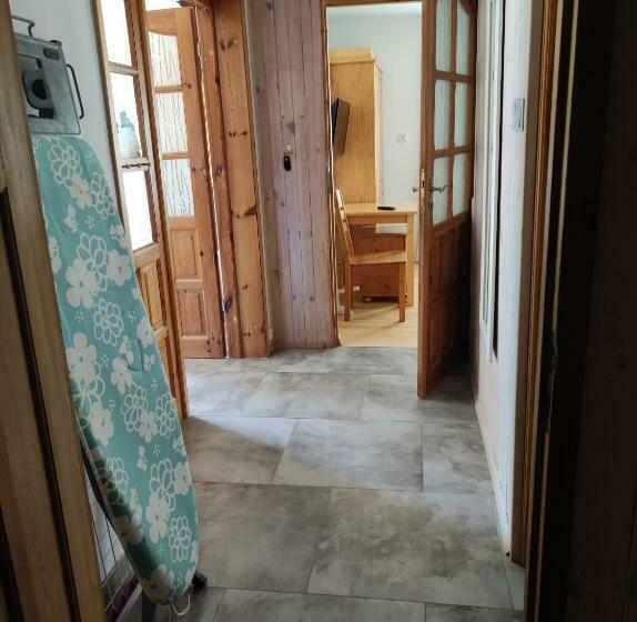 סוויטה משפחתית, Savana