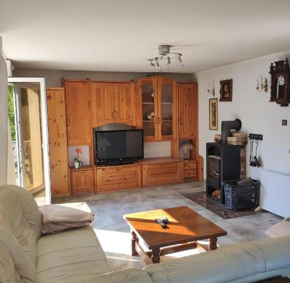 סוויטה משפחתית, Savana