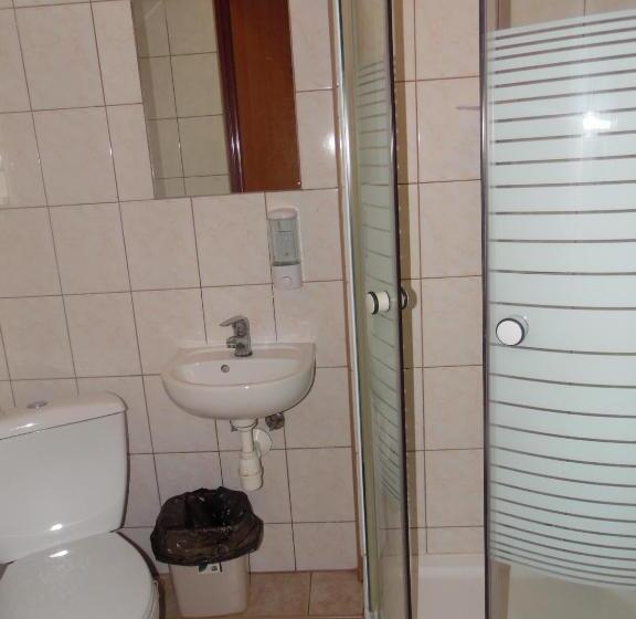 اتاق استاندارد سه نفره, Nssm Tanie Spanie