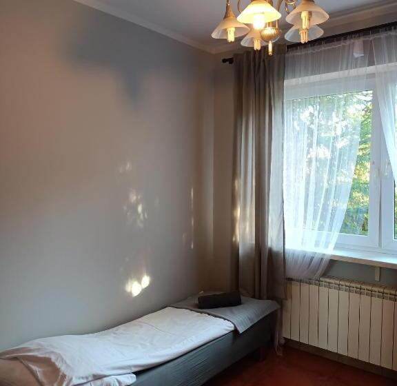 חדר יחיד בסיסי, Pokoje Pod świerkiem