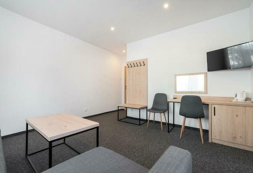 اتاق خانوادگی, Dom Wczasowy Danusia