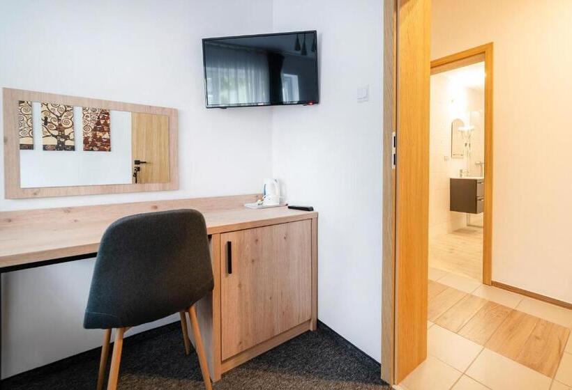 اتاق استاندارد چهار تخته, Dom Wczasowy Danusia