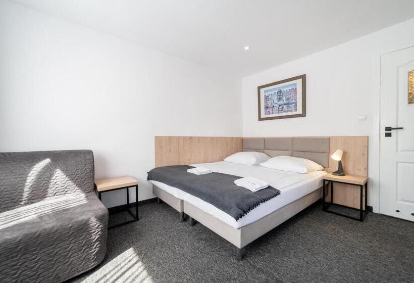 اتاق استاندارد سه نفره, Dom Wczasowy Danusia