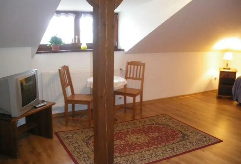 Sviitti, Gościniec Gryszczeniówka