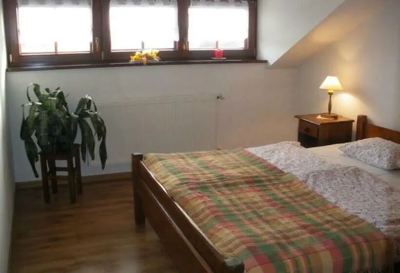 Sviitti, Gościniec Gryszczeniówka