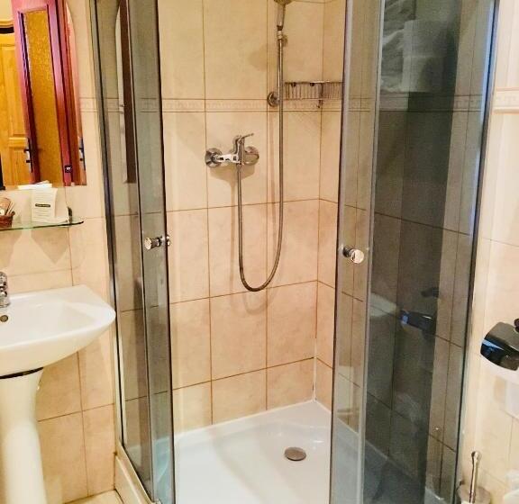 חדר סטנדרט לשלושה עם טרסה, Neptun