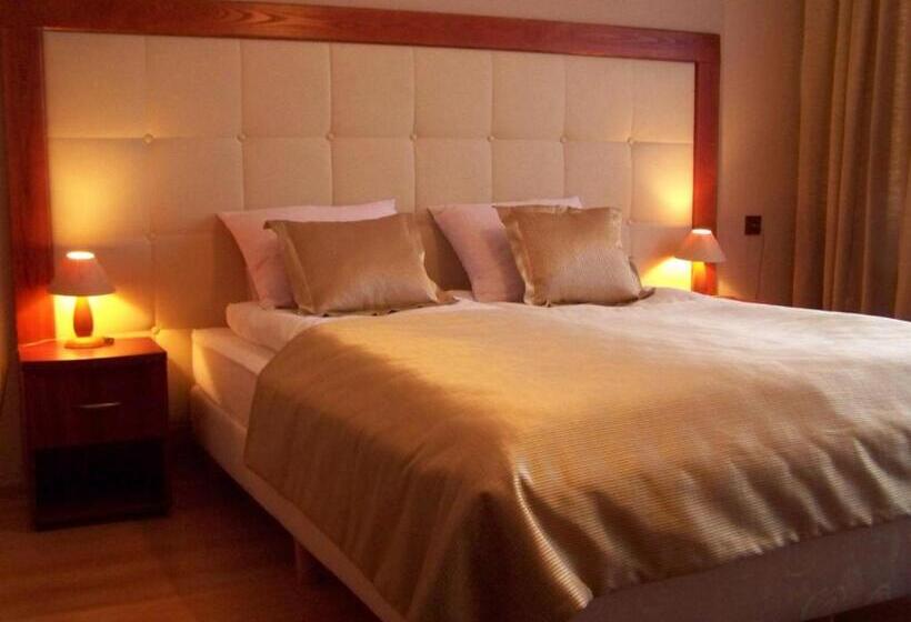 חדר סטנדרט עם מיטת קינג, Neptun