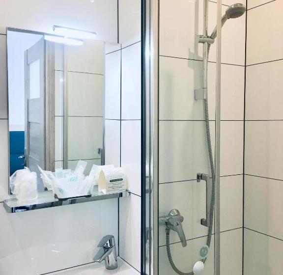 Номер Стандарт Вид на Город, Neptun