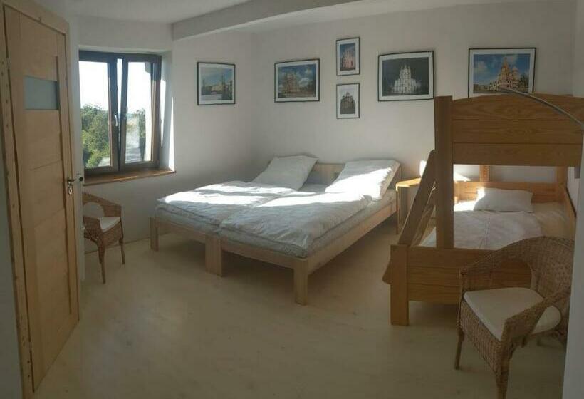 ファミリールーム, Swoboda Na Szczycie Góry