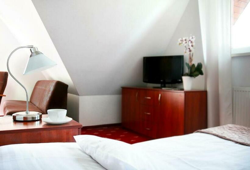 غرفة بريميوم رباعية, Villa Park