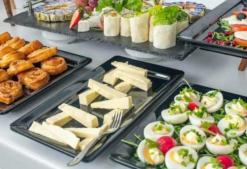 اتاق استاندارد چهار تخته, Fregata Kołobrzeg