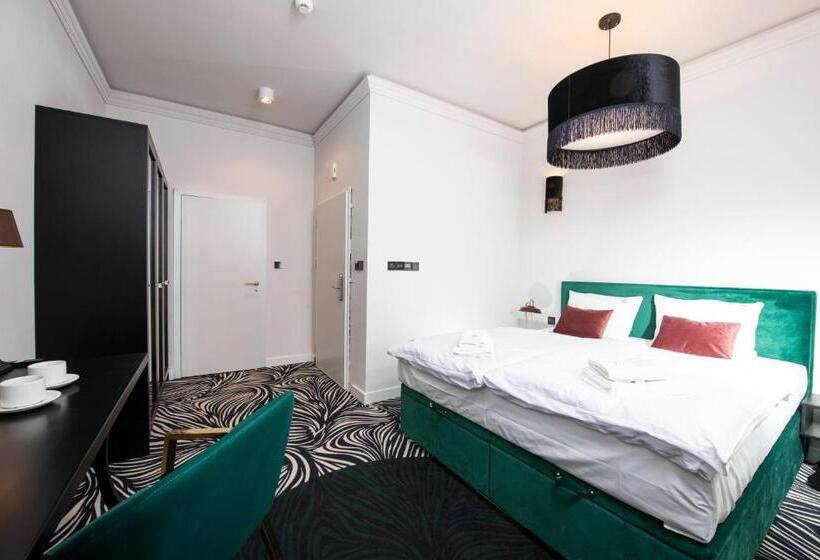 带大床的标准间, Fregata Kołobrzeg