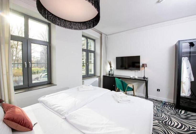 带大床的标准间, Fregata Kołobrzeg