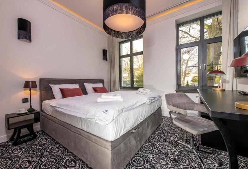 基本间, Fregata Kołobrzeg