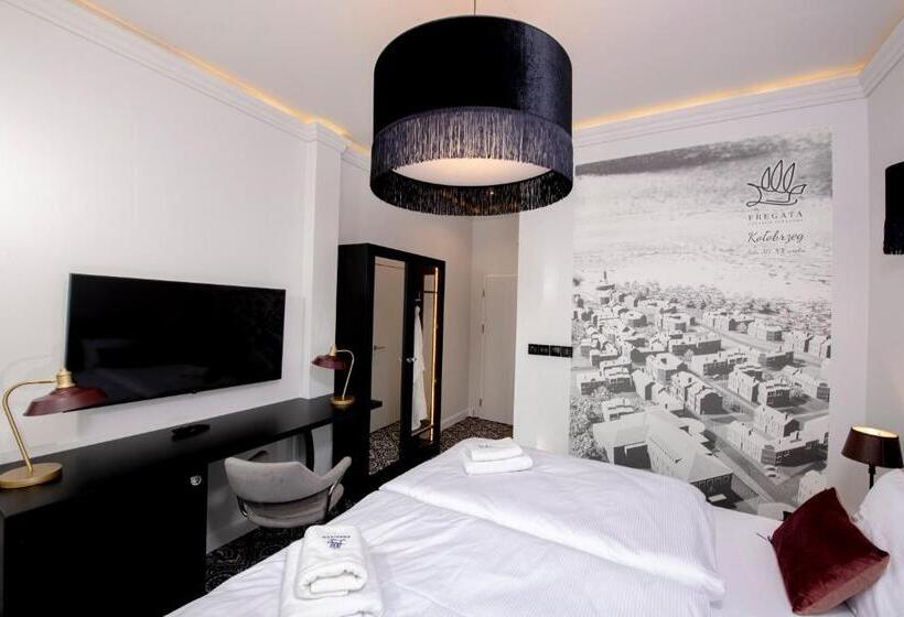 基本间, Fregata Kołobrzeg