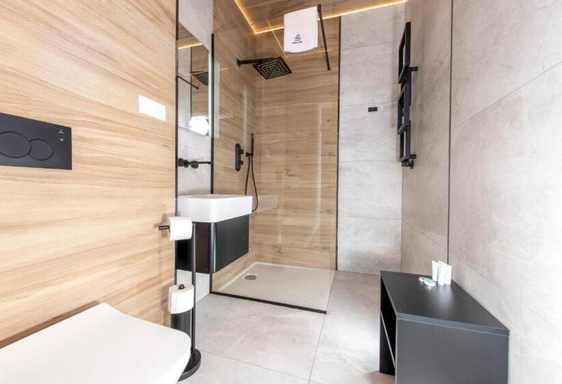 标准间, Fregata Kołobrzeg