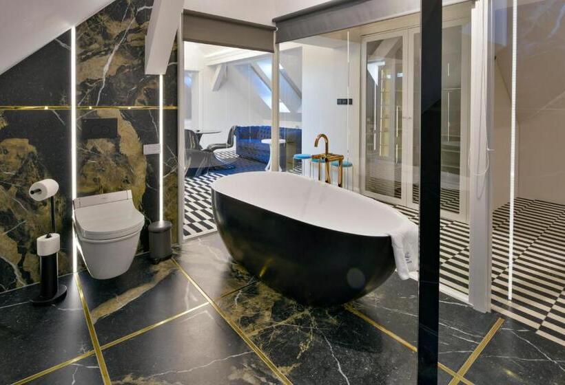 家庭间, Fregata Kołobrzeg