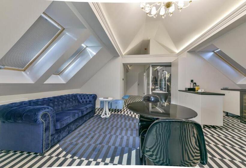 家庭间, Fregata Kołobrzeg